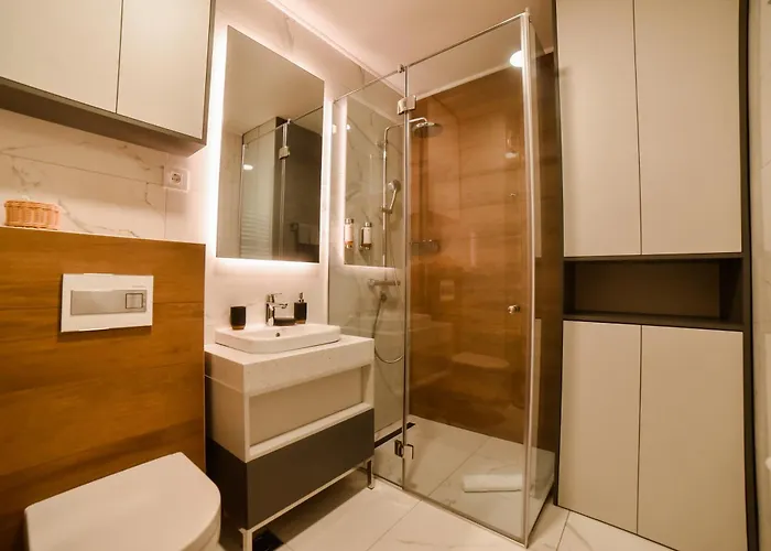 - Lux شقة زلاتيبور